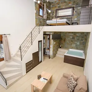 Διαμέρισμα Stone Suites, Πευκοχώρι