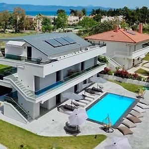 Πανσιόν V Luxury, Πευκοχώρι